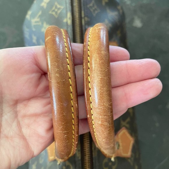 Authentic Louis Vuitton Monogram Speedy 30 - Picture 9 of 14